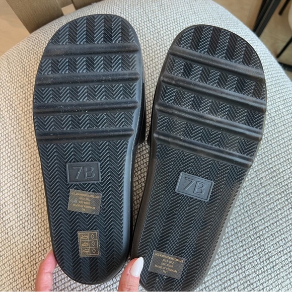 Tory Burch Bubble Jelly Sandals NWOT - Picture 5 of 5